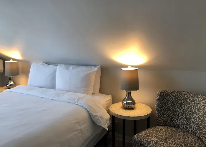 L\'Habitation Guesthouse- Adult Exclusive