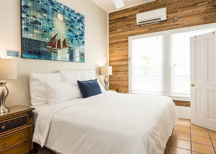 L\'Habitation Guesthouse- Adult Exclusive