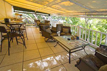L'habitation Guesthouse- Adult Exclusive Bed & Breakfast