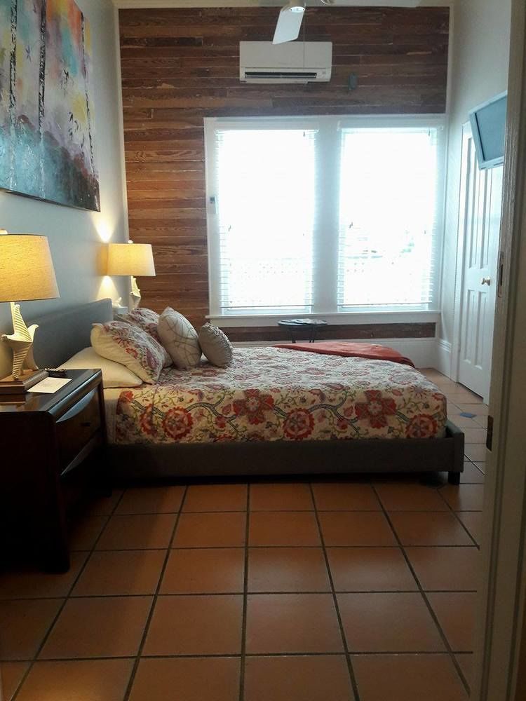 Couette-café L'habitation Guesthouse- Adult Exclusive Key West