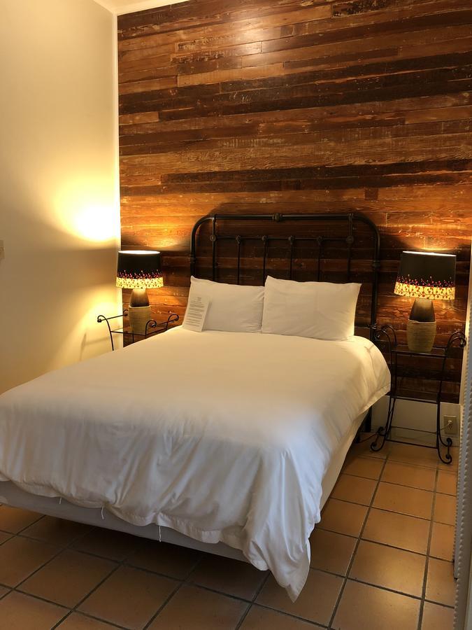 L'habitation Guesthouse- Adult Exclusive Couette-café 2*