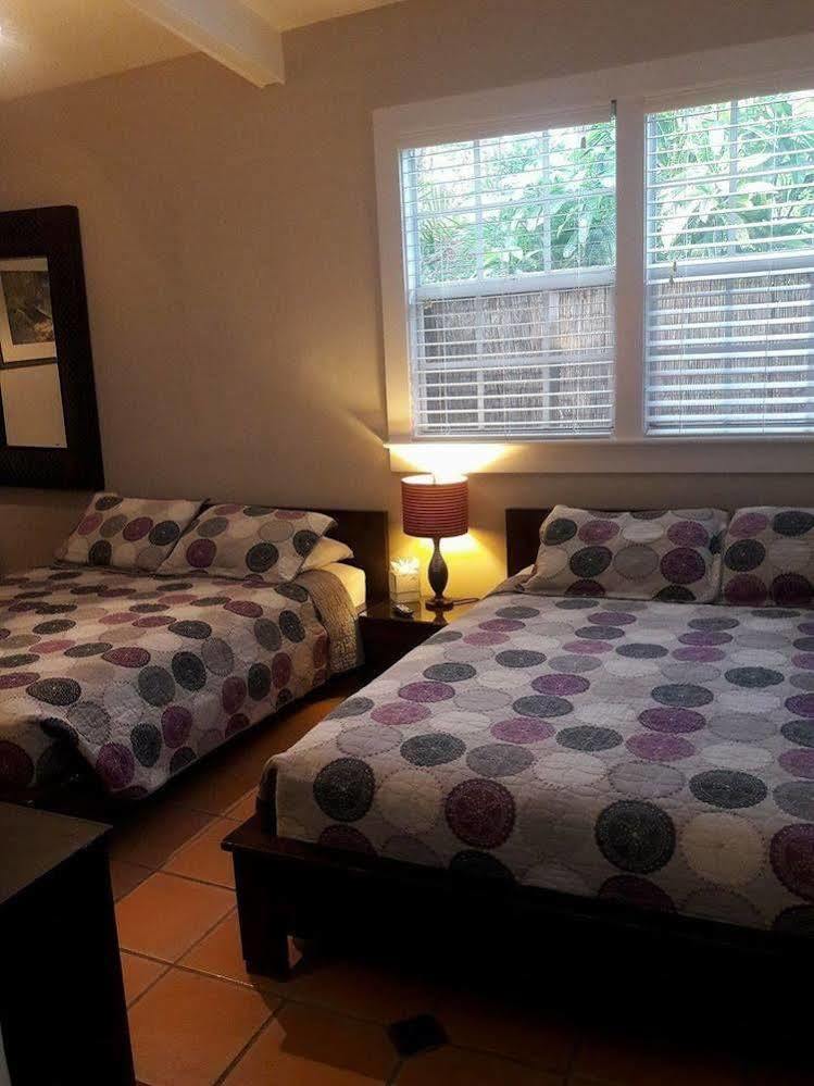 Couette-café L'habitation Guesthouse- Adult Exclusive Key West