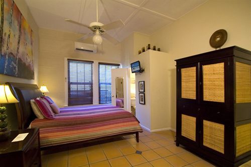 L'habitation Guesthouse- Adult Exclusive Alojamento de Acomodação e Pequeno-almoço