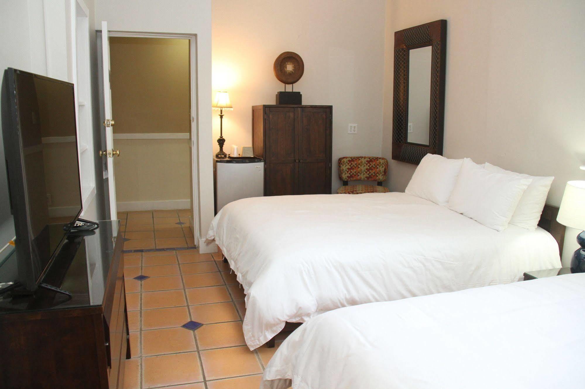 L'habitation Guesthouse- Adult Exclusive Alojamento de Acomodação e Pequeno-almoço