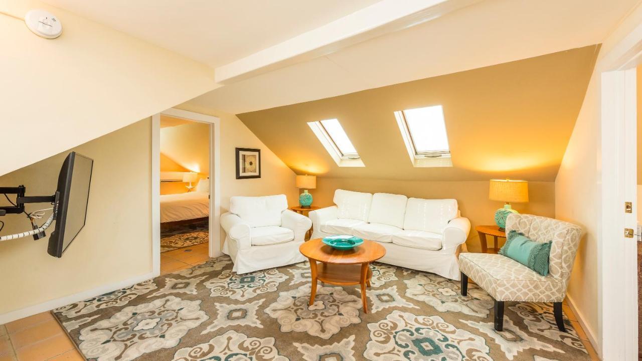 L'habitation Guesthouse- Adult Exclusive Alojamento de Acomodação e Pequeno-almoço